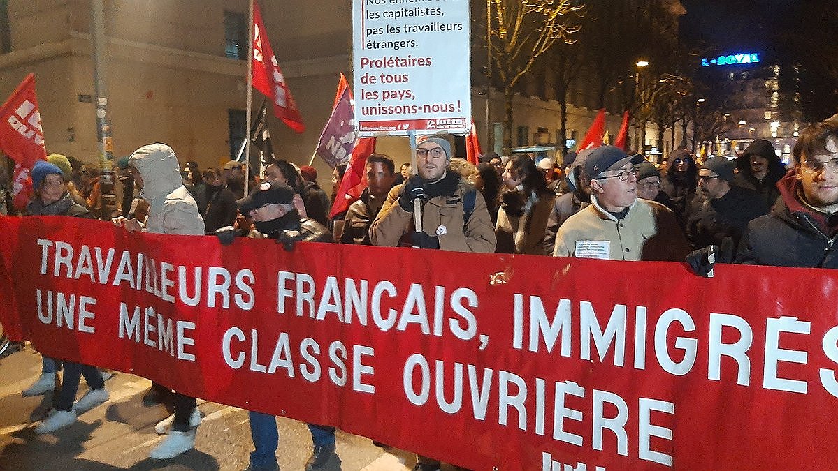 Illustration - Dans la rue le 18 décembre pour la régularisation