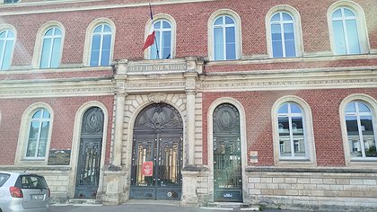 Illustration Il manque de monde pour l'entretien !